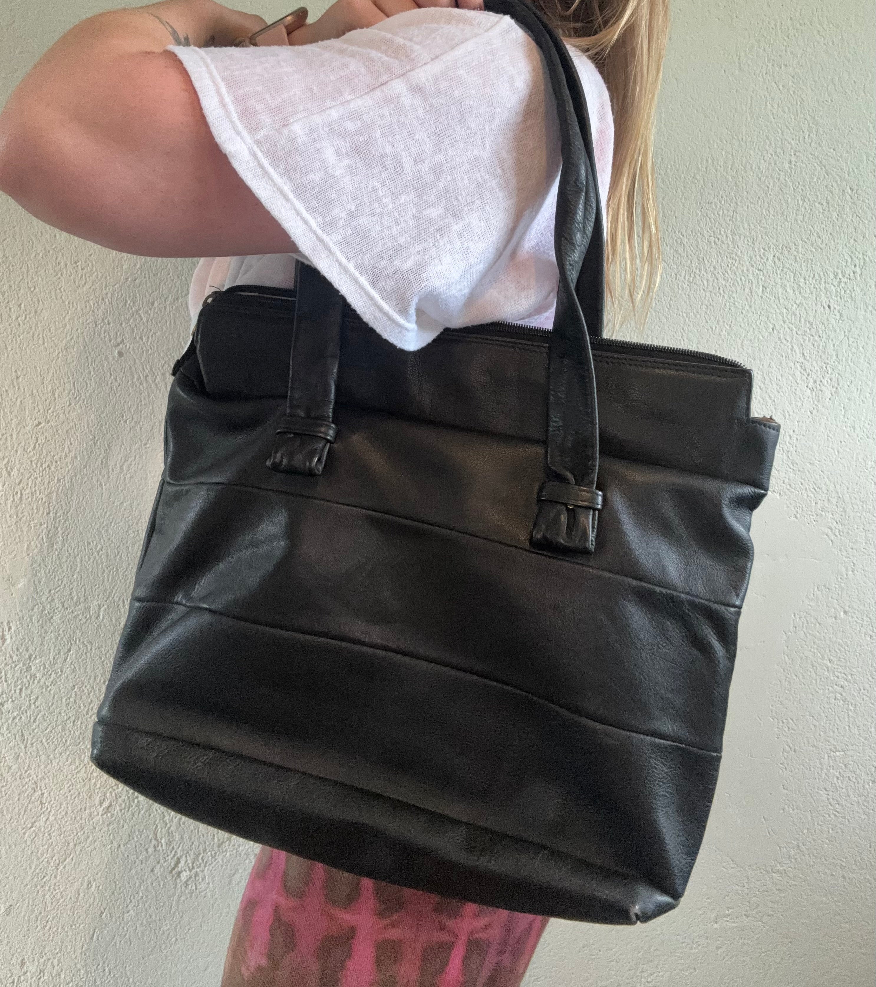 ‘The Everyday’ leather medium tote style bag