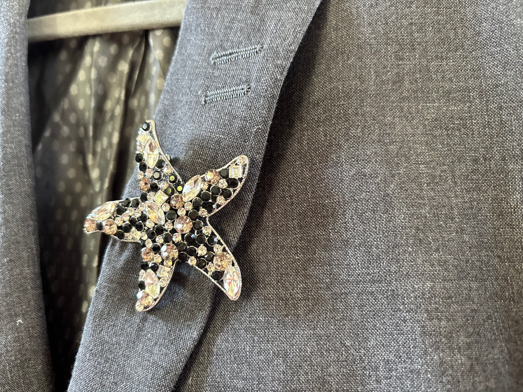 Large starfish brooch