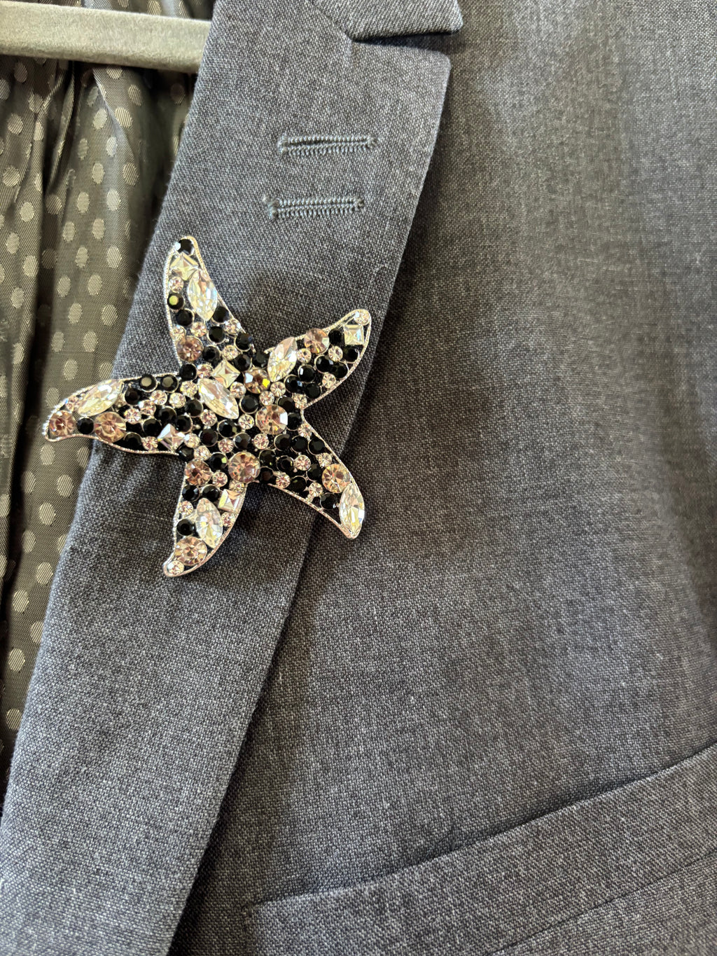 Large starfish brooch