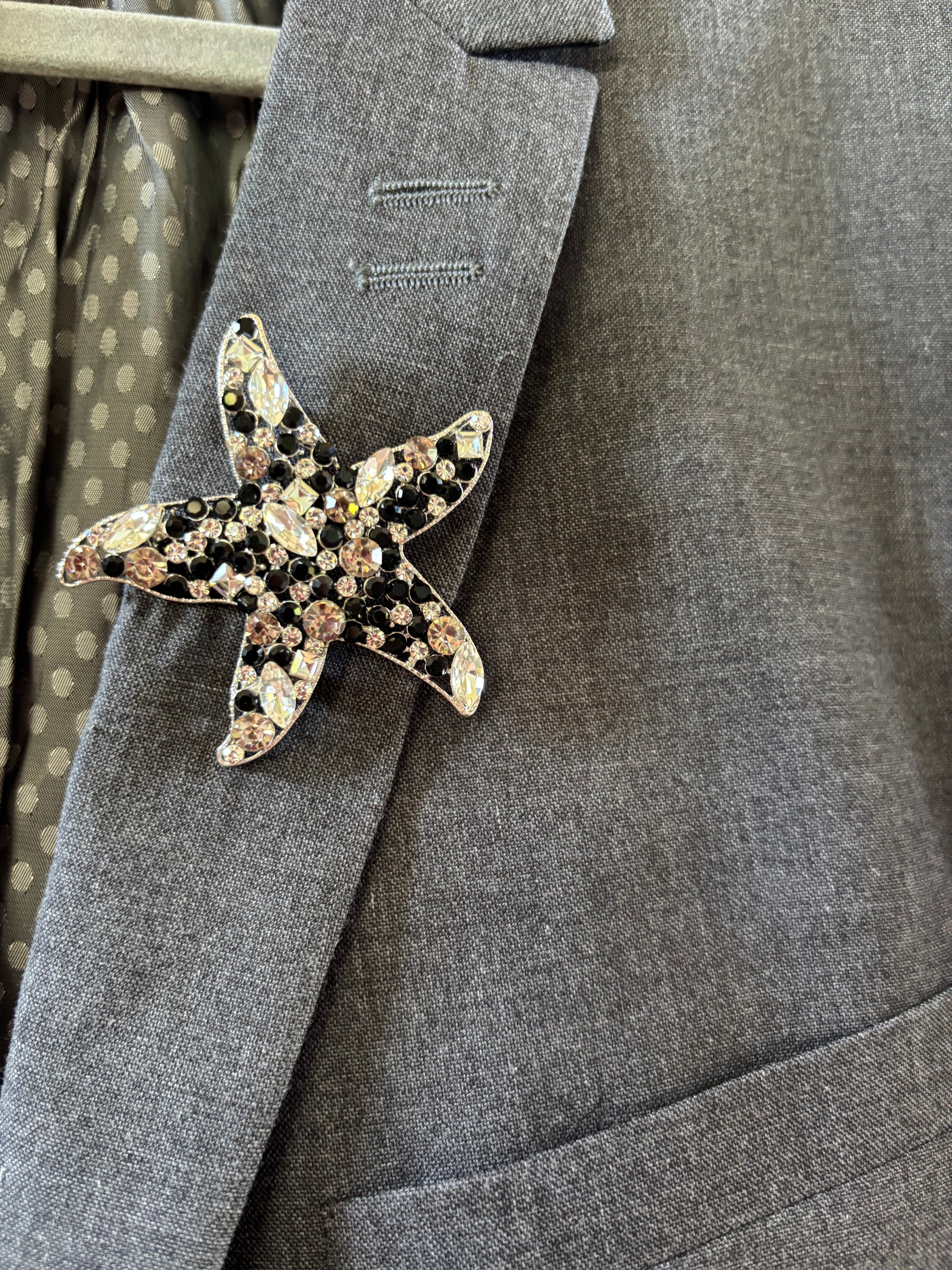 Large starfish brooch